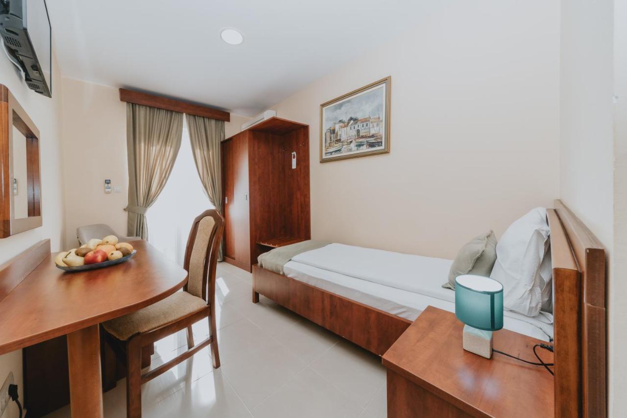 Apartmani Salus Budva Zewnętrze zdjęcie
